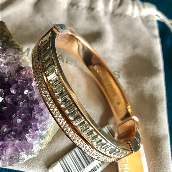 Michael Kors Jewelry - NWT Micheal kors Bracelet .